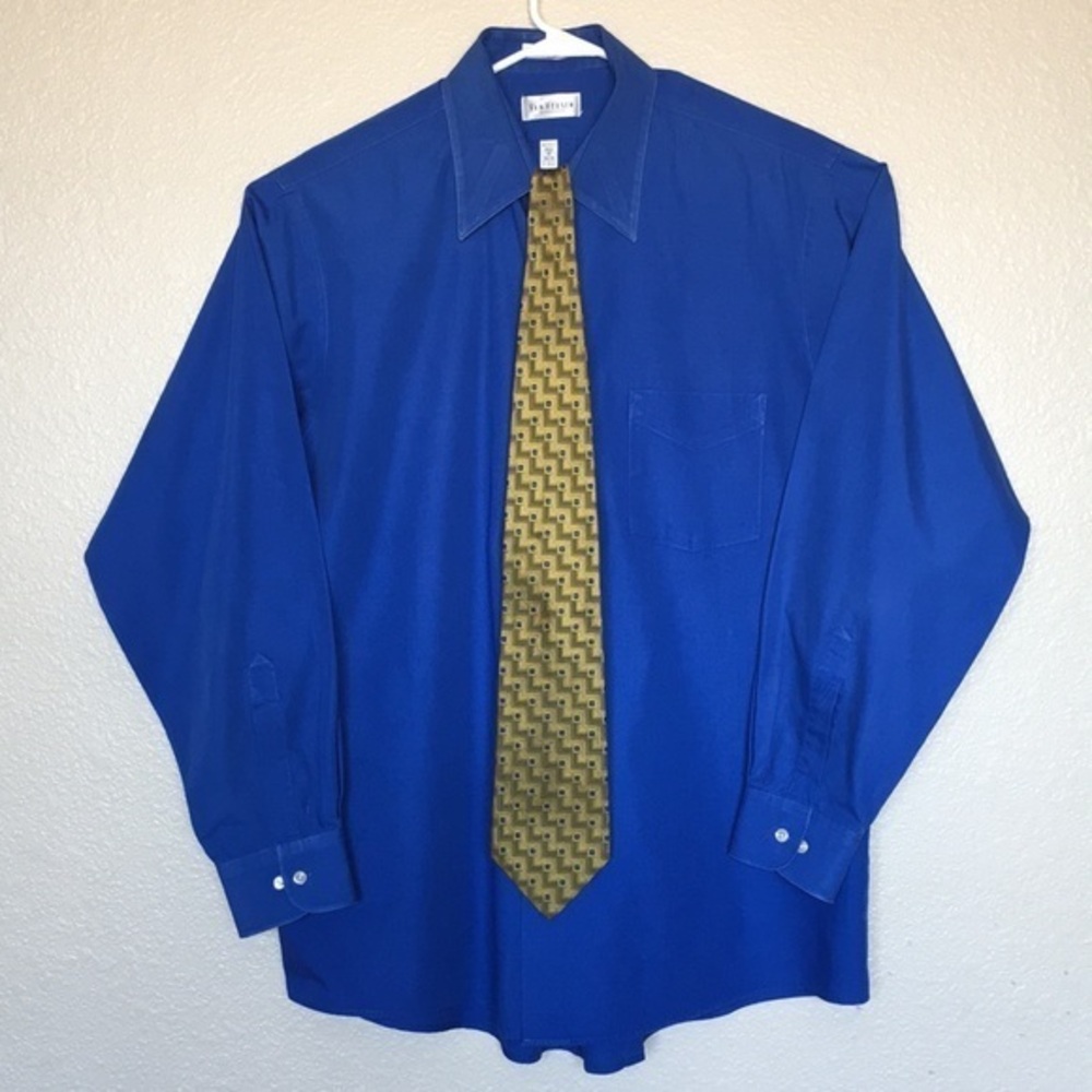 Van Heusen Men’s Dress Shirt & Bugatti Tie (MD)